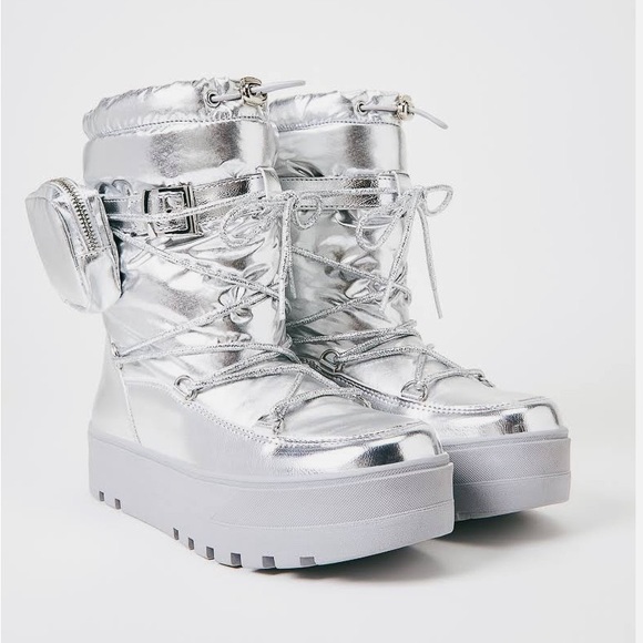 •Mila• Silver Snow/Moon Boots - Picture 6 of 6